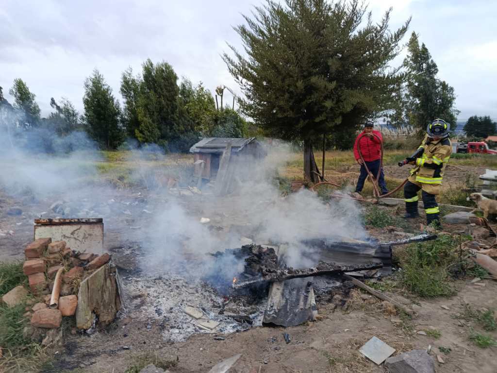 Adulto mayor perdió la vida en el incendio de su vivienda de madera en&nbsp;Salcedo