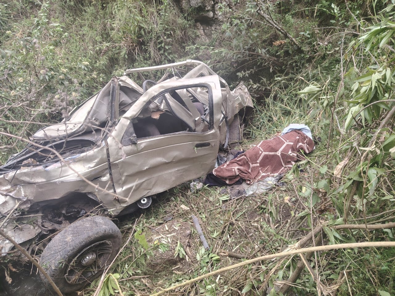 Vehículo cayó al precipicio, una mujer perdió la vida en Yacutingo – Pujilí