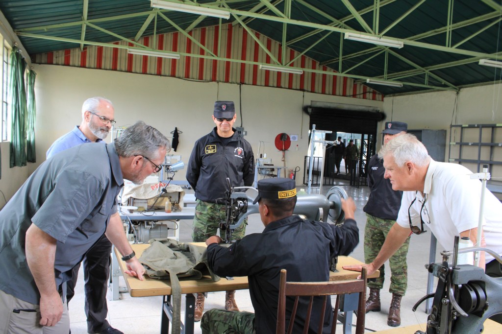 𝑩𝒓𝒊𝒈𝒂𝒅𝒂 𝒅𝒆 𝑭𝒖𝒆𝒓𝒛𝒂𝒔 𝑬𝒔𝒑𝒆𝒄𝒊𝒂𝒍𝒆𝒔 𝑵.° 𝟗 𝑷𝒂𝒕𝒓𝒊𝒂 𝒓𝒆𝒄𝒊𝒃𝒊𝒐́ 𝒍𝒂 𝒗𝒊𝒔𝒊𝒕𝒂 𝒅𝒆 𝒓𝒆𝒑𝒓𝒆𝒔𝒆𝒏𝒕𝒂𝒏𝒕𝒆𝒔 𝒅𝒆𝒍 𝑪𝒐𝒎𝒂𝒏𝒅𝒐 𝒅𝒆 𝑶𝒑𝒆𝒓𝒂𝒄𝒊𝒐𝒏𝒆𝒔 𝑬𝒔𝒑𝒆𝒄𝒊𝒂𝒍𝒆𝒔 𝒅𝒆 𝒍𝒐𝒔 𝑬𝒔𝒕𝒂𝒅𝒐𝒔 𝑼𝒏𝒊𝒅𝒐𝒔&nbsp;(𝑺𝑶𝑪𝑶𝑴)