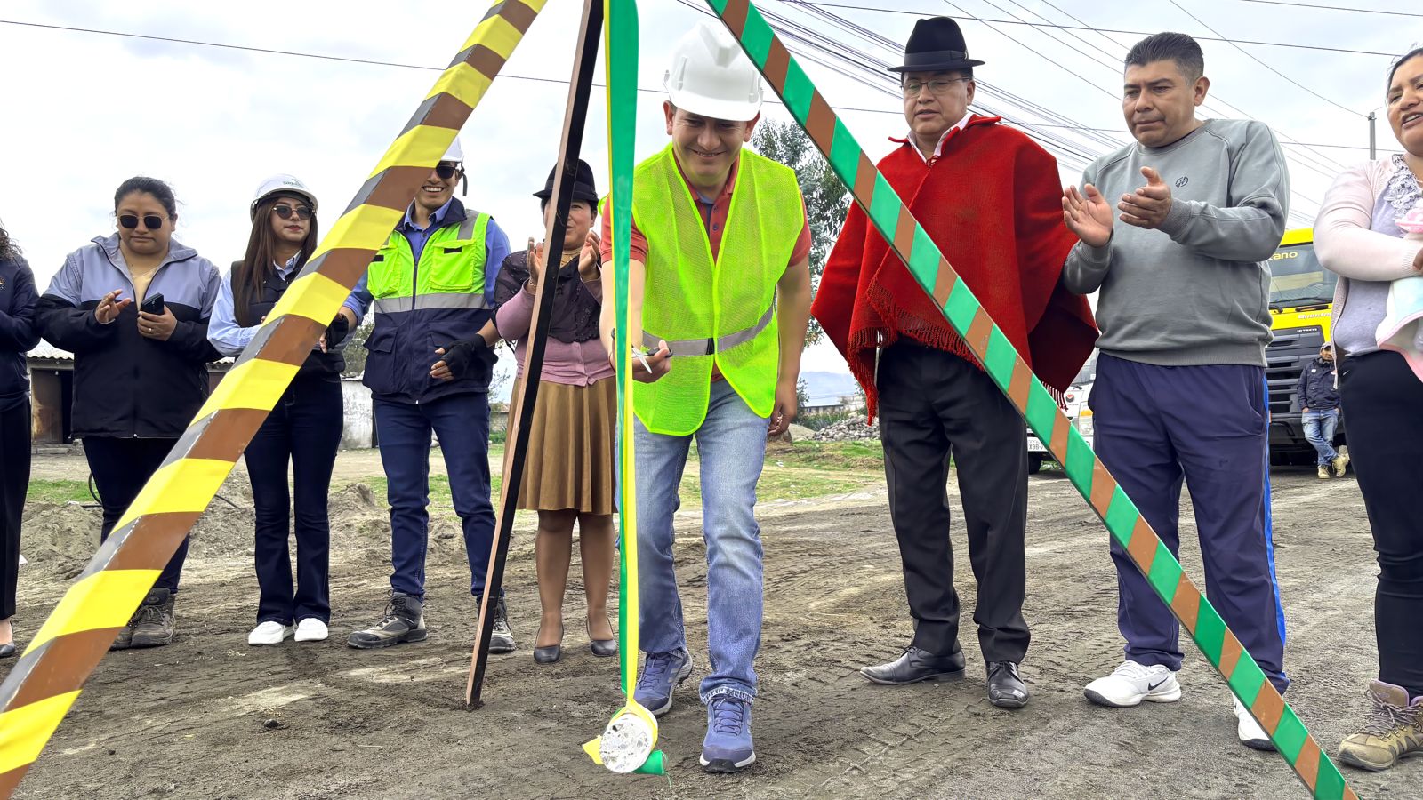 Inició la obra de asfaltado en la parroquia Chantilín